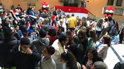 كثافة تصويتية للمصريين في إيطاليا قبل إغلاق الصناديق (فيديو وصور)