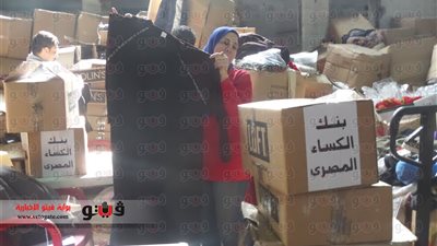 بالفيديو والصور.. بنك الكساء يقدم مساعدات لدور المسنين