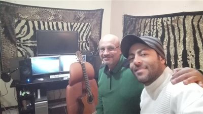 تامر عاشور ينتهي من تسجيل أحدث ألبوماته.. ويحضر مفاجأة في عيد الحب