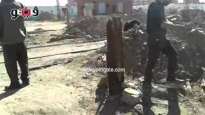 بالفيديو.. المواطنون يحتجون على غلق المعابر العشوائية بالسكة الحديد