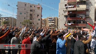 بالصور.. الأهالي يفضون مسيرة لـ