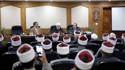 نشرة التعليم وأبرزها.. الطيب: أكاديمية الأزهر لتأهيل الأئمة تجابه الفكر بالفكر