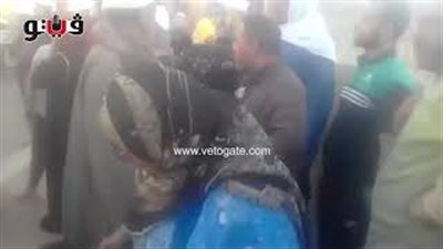 توافد المواطنين للإدلاء بأصواتهم في الاستفتاء بالمقطم (فيديو)