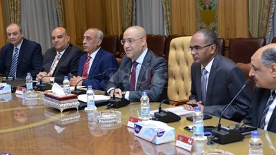 وزيرا الإسكان والإنتاج الحربي يبحثان ملفات التعاون المشترك