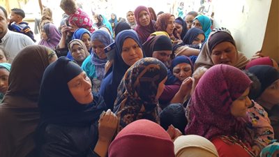 آلام الولادة تفاجئ «ربة منزل» داخل لجنة الاستفتاء ببني سويف