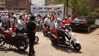 شباب أرض اللواء يشاركون في الاستفتاء بالدراجات النارية 