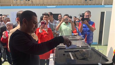 كريم شحاتة يصطحب طاقم برنامج 