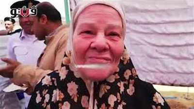 مسنة بعد مشاركتها في الاستفتاء: 