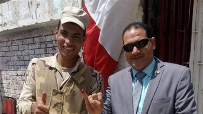 نقيب الزراعيين بالقاهرة والجيزة يدلي بصوته في الاستفتاء على تعديل الدستور