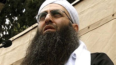 قاض لبنانى يصدر مذكرة توقيف غيابية لأحمد الأسير وفضل شاكر