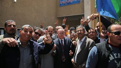 تزايد إقبال مواطني كفر الشيخ على لجان الاستفتاء (صور)