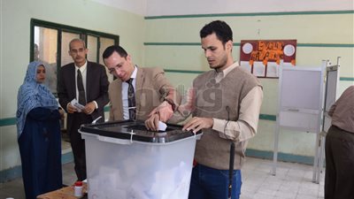 26 طالبا من ذوي الاحتياجات بجامعة سوهاج يشاركون في الاستفتاء (فيديو)