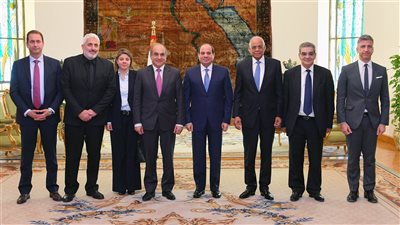 بسام راضي يستعرض يوما رئاسيا حافلا.. السيسي يطالب تفعيل الإستراتيجية العربية لاستثمار طاقات الشباب.. ويؤكد: الارتقاء بحقوق الإنسان يمثل إحدى أهم الأولويات الوطنية.. الحرص على تعزيز العلاقات مع قبرص