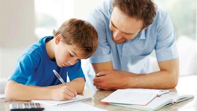 7 خطوات لتشجيع طفلك على المذاكرة أثناء فترة الامتحانات