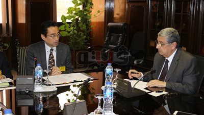 وزير الكهرباء يبحث التعاون مع البنك الياباني الدولي
