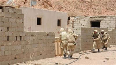 ضبط 4 مخازن للمتفجرات و4 خنادق تحت الأرض بـ«الشيخ زويد»