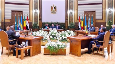 رسائل السيسي لاحتواء الأزمة الليبية.. الالتزام الكامل باستئناف الحل السياسي.. ضرورة القضاء على كافة أشكال الإرهاب والميليشيات المسلحة في ليبيا.. وتهيئة المناخ لعقد الانتخابات واستعادة مقومات الشرعية