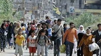 وفد أممى يتفقد أوضاع نازحين فلسطينيين من سوريا فى مخيم عين الحلوة