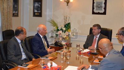 توقيع اتفاقية تقديم خدمات بين 