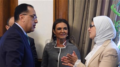 مدبولي: نراجع الاستعدادات النهائية لتطبيق منظومة التأمين الصحي