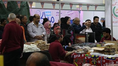 20 صورة ترصد إقبال المواطنين على معرض 