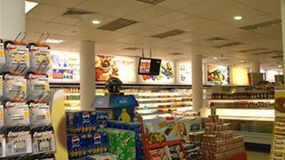 800 زائر يطلعون على خدمات غرفة الشرقية بمجمع الراشد