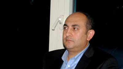 العاملون بـ