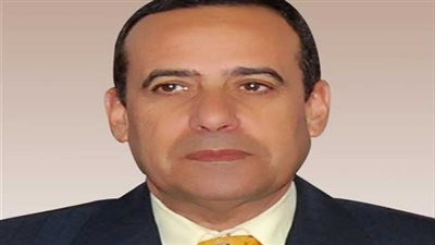 محافظ شمال سيناء يسلم ١٠ شقق للمنقولين من الشيخ زويد ورفح