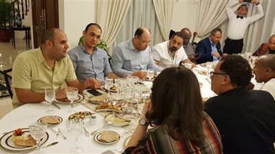 سفير مصر بتنزانيا يقيم حفل عشاء لرئيس الكاف (صور)