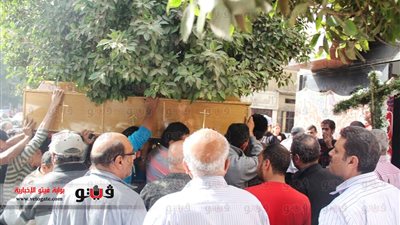 بالفيديو والصور ..انتهاء مراسم تشييع جنازة الشهيدة 