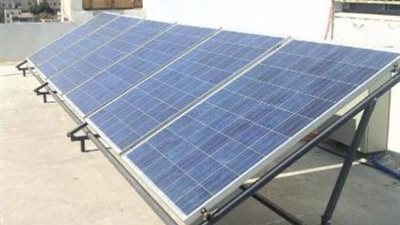 خبير اقتصادي يطالب الحكومة الجديدة بالاعتماد على طاقة الشمس والرياح