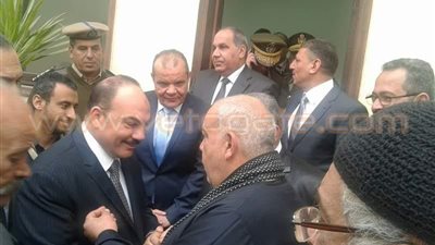 بالصور.. محافظ القليوبية يزور مطرانية شبين القناطر