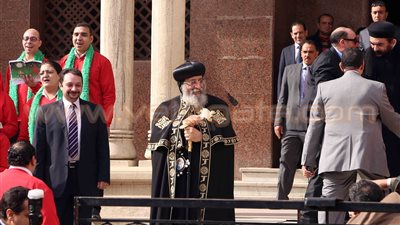 بالفيديو والصور.. أجواء احتفالية بأعياد الميلاد المجيد