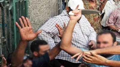 اشتباكات بين الباعة الجائلين بمحطة مترو المرج