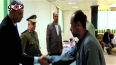 بالفيديو.. مدير أمن كفر الشيخ يكرم 