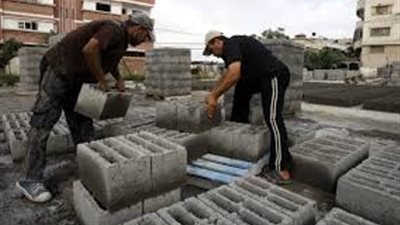 إدخال 3 ماكينات للطوب و90 شاحنة مواد بناء إلى قطاع غزة