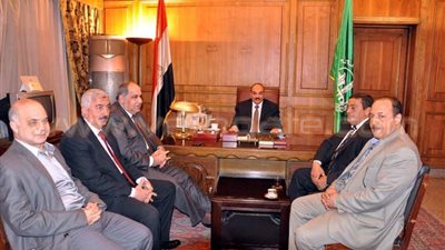 بالصور.. محافظ القليوبية يجتمع بالقيادات التنفيذية بشبرا الخيمة