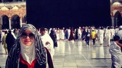 ياسمين عبد العزيز: أدعو لمصر من داخل الحرم