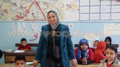 بالصور.. مدير «المعصرة التعليمية» يتفقد امتحانات التعليم المجتمعي