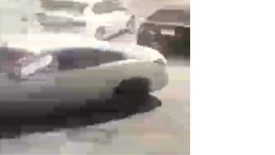 شاهد ماذا فعل شاب بسيارة امرأة في السعودية