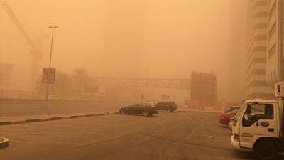 6 نصائح يجب اتباعها مع طفلك قبل الخروج من المنزل أثناء العاصفة