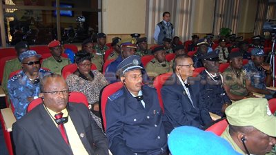 بالصور.. أكاديمية الشرطة تحتفل بتخريج دورات تدريبية لضباط أفارقة