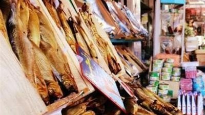 التموين تطرح 170 طن أسماك بالمجمعات.. الفسيخ بـ100 جنيه والرنجة بـ32