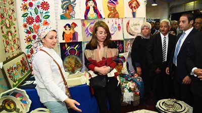 غادة والي تفتتح معرض ديارنا بالممشى السياحي بالغردقة