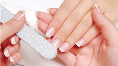 مع الصيام.. حافظى على أظافرك من الضعف والتقصف