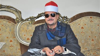 القارئ ممدوح عامر: صعيدي رفع البندقية الآلية وضرب نارا بالهواء حتى لا أتوقف عن التلاوة