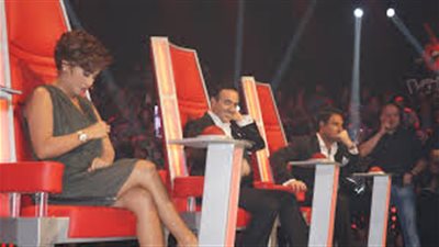 «شيرين» لصحفي في مؤتمر «The voice» : اخفض صوتك أنا عايزة أنام