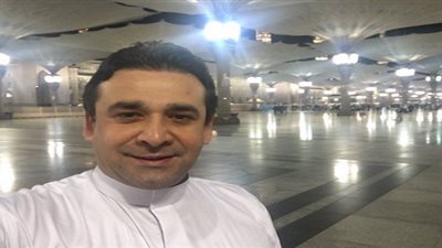 كريم عبدالعزيز يصل مطار القاهرة بعد أداء مناسك العمرة