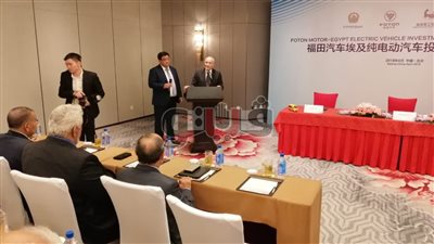 العصار ووزير الصناعة يوقعان اتفاقية تصنيع للأتوبيسات الكهربائية بالصين