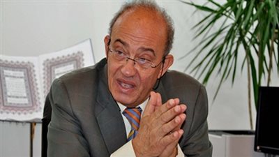 عليوة يطالب بوزير للقوى العاملة من الشباب